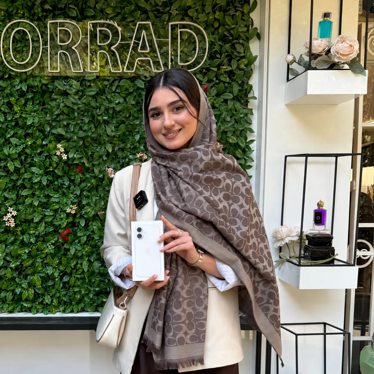 چهره ساختگی نمونه؛ عکس واقعی آقای نادری نیست